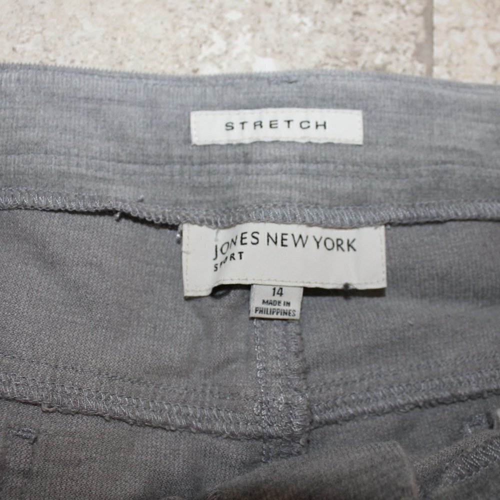 Jones New York Grey Corduroy Soft Stretch Size 14 5-Pocket Bootcut Pants - Picture 6 of 8